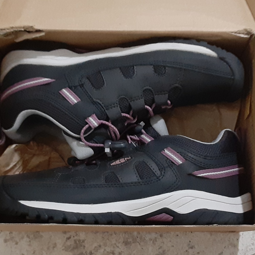 Woman shoes